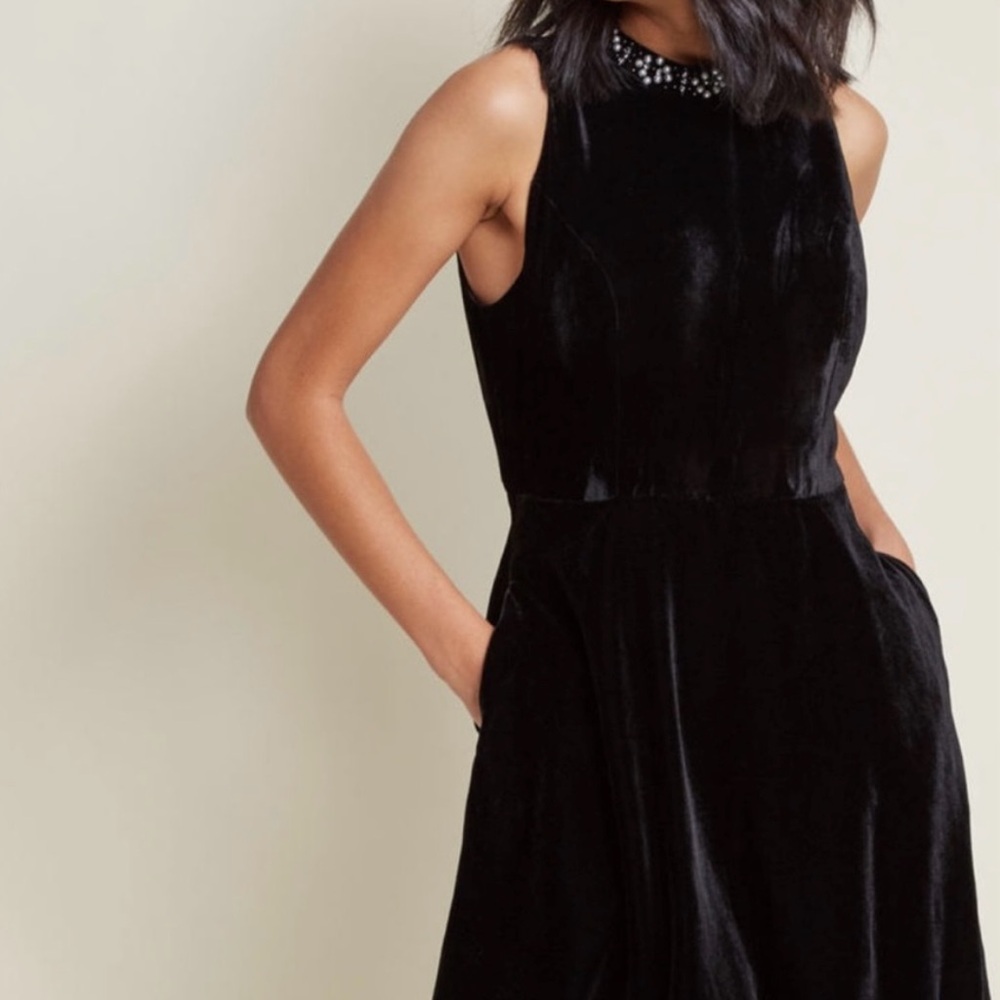 ModCloth Mini Dress Women's Medium Sleeveless Velvet w/ Beaded Collar in Black